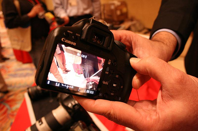 Illustration for article titled First Canon EOS Digital Rebel XSi Hands On: Your XTi Is Now Junk